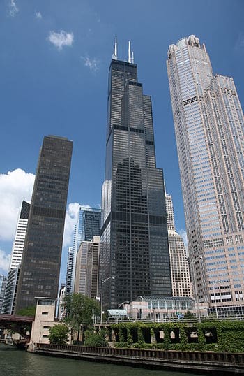 Willis Tower (formerly Sears Tower) in Chicago... Willis Tower (formerly Sears Tower) in Chicago...